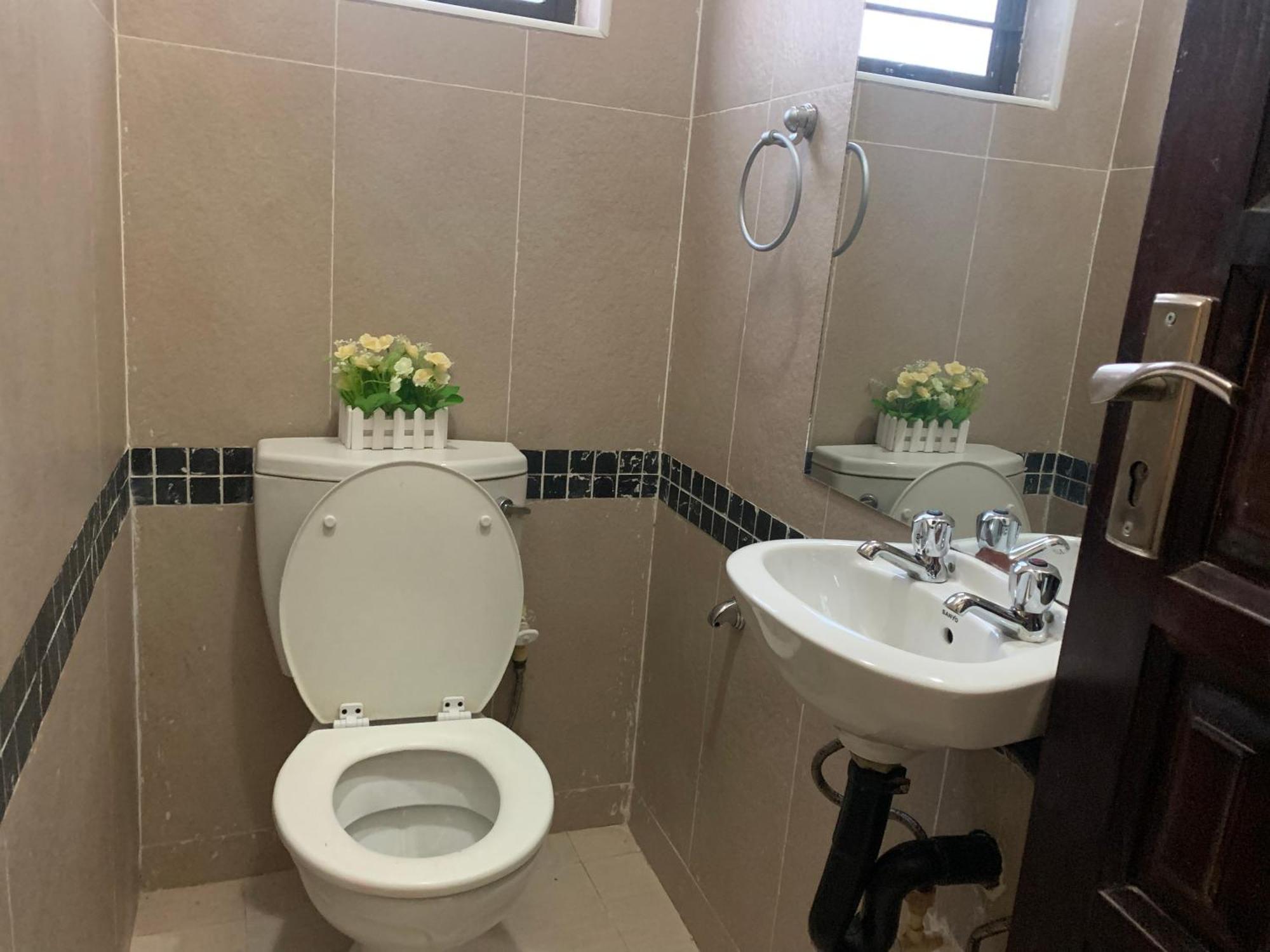 Villa Lombe, Off Great East Road, Silverest Silver Rest Екстер'єр фото